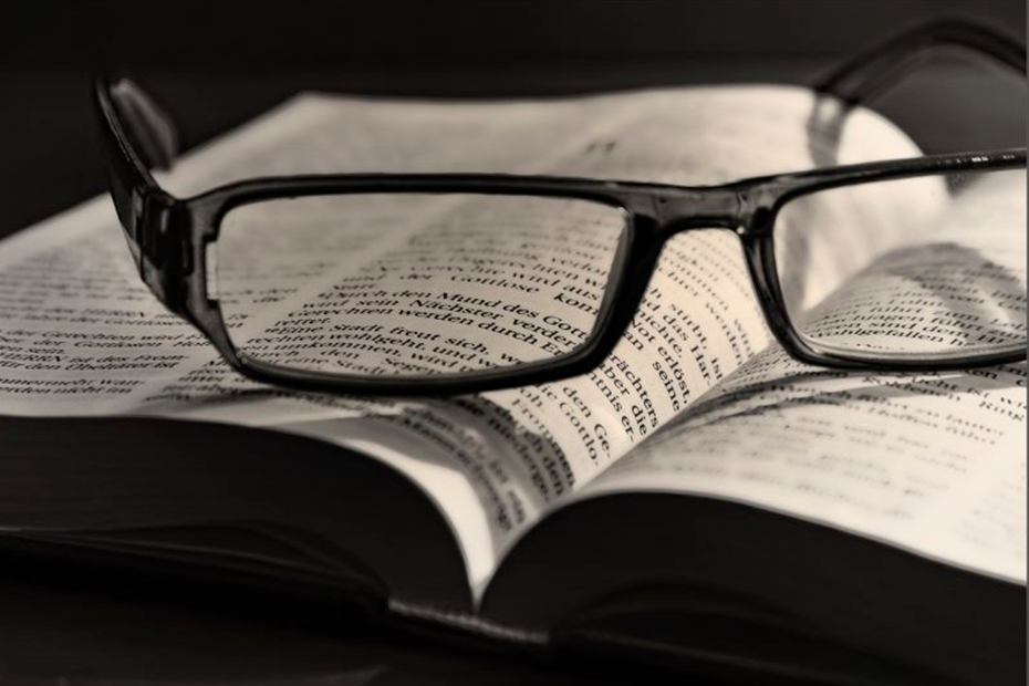 Tem problemas de visão? Evite estes hábitos que estão a prejudicar os seus olhos